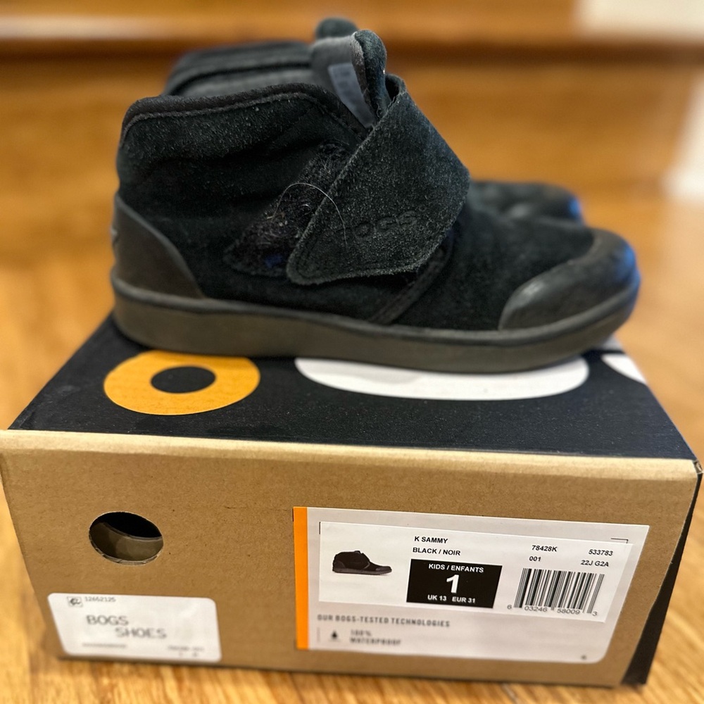 Bogs Black Kids Suede Velcro Boots